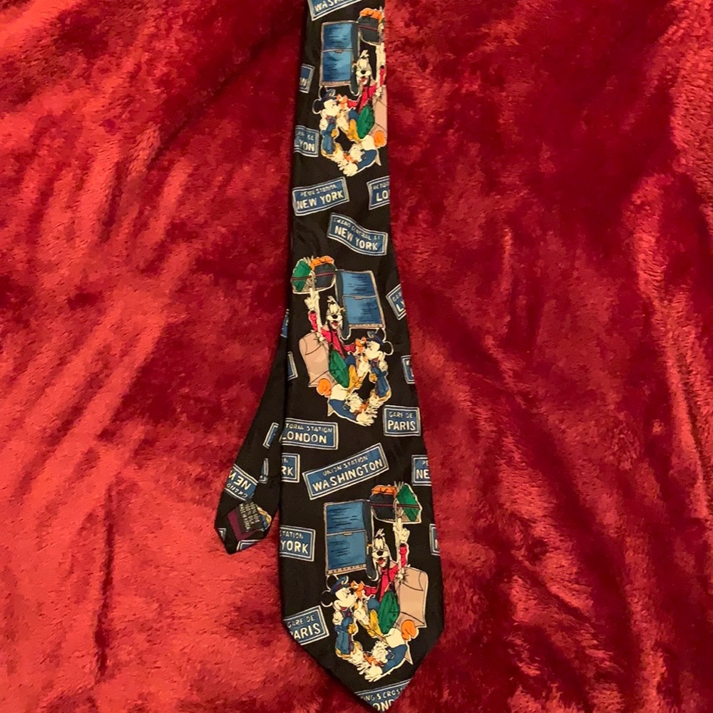 Mickey Mouse travel tie